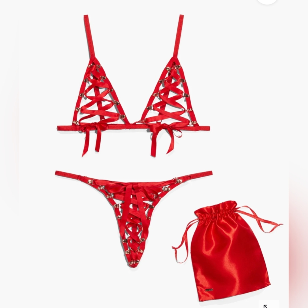 Savage X Fenty Laced Up Gift Set